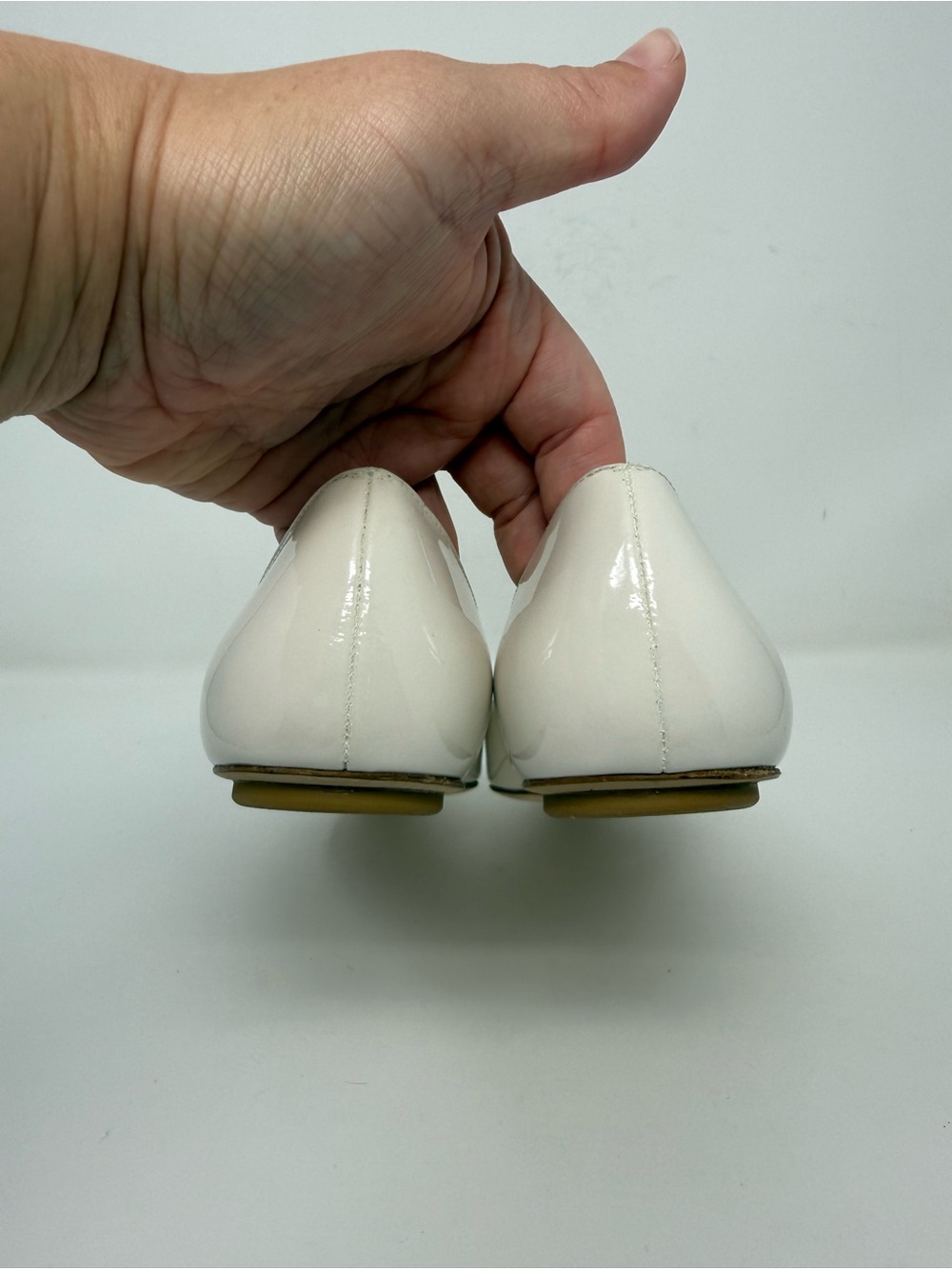 New Stuart Weitzman Emilia Pointed Toe Flat Cream Patent Sz 7.5 - Picture 5 of 16